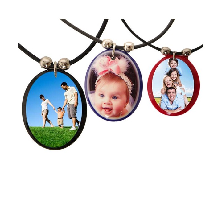 Keramický amulet s potiskem, se šnůrkou